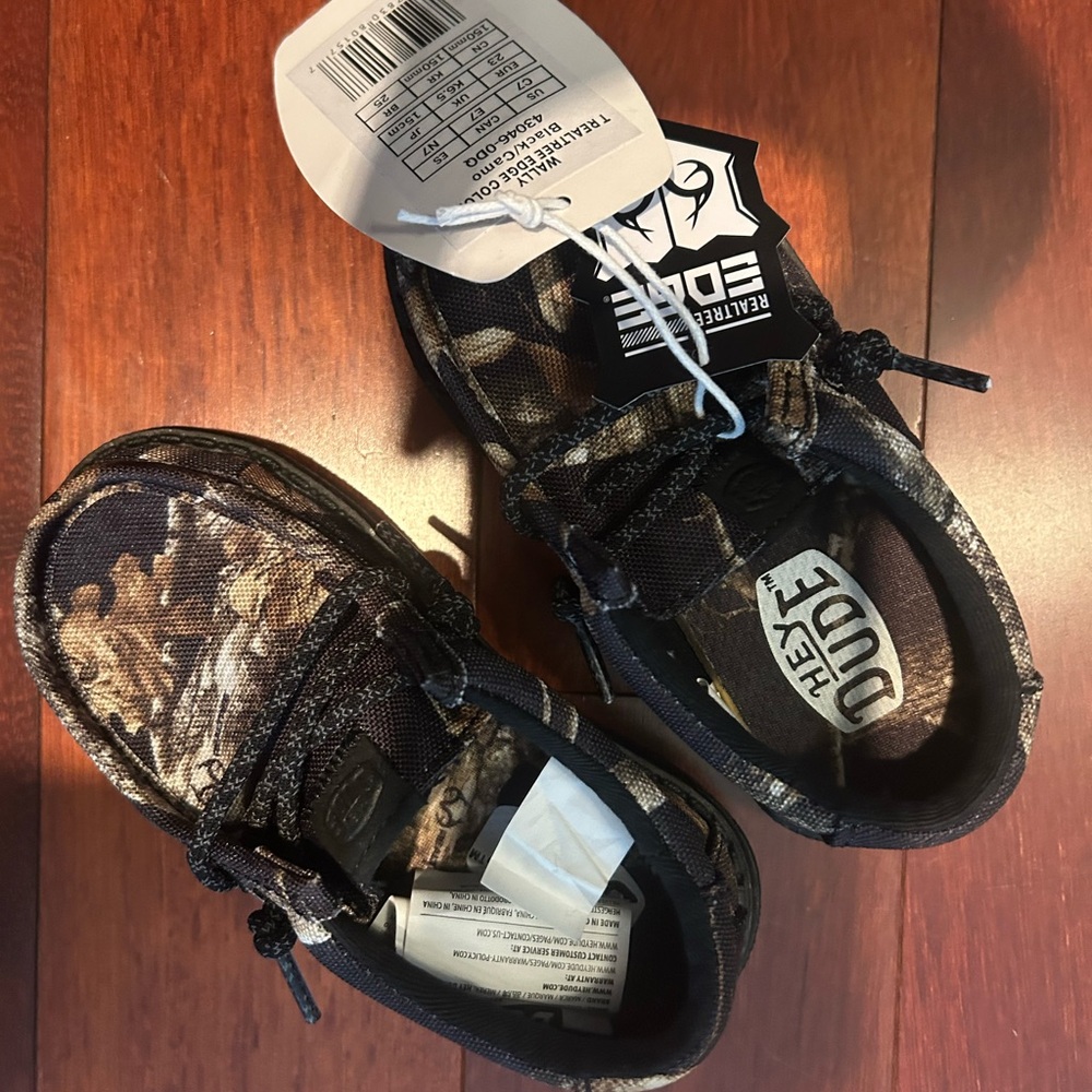✅ NWT Hey Dude Wally Toddler Shoes - Realtree Edge Camo - Size 7 - Picture 4 of 10